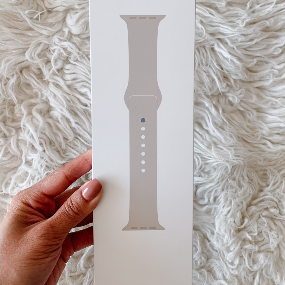 *Brand New In Box: Apple: Starlight Sport Band SET